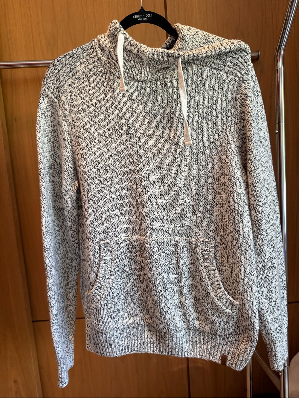 Like New Men's Black & White Marled Roots Crewneck Knit Hoodie, Size Medium